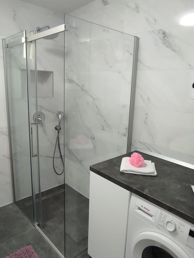 מאקרסקה Apartman Koko With Private Jacuzzi מראה חיצוני תמונה
