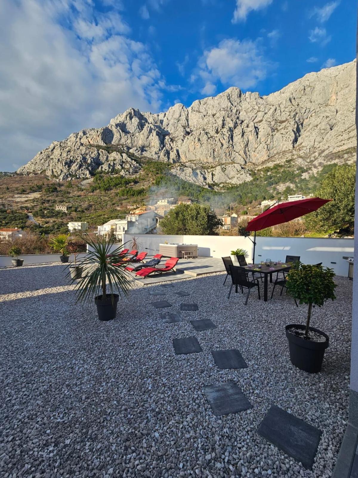 מאקרסקה Apartman Koko With Private Jacuzzi מראה חיצוני תמונה